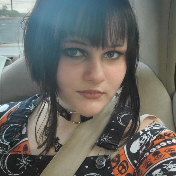 Meet your Posher, Malissa - Picture 2 of 2